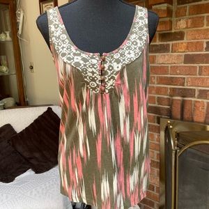 Old Navy Sleeveless tee with four small wooden buttons